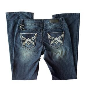 Rivet & Blues Woman's Emboridered Pockets Bootcut Size 28